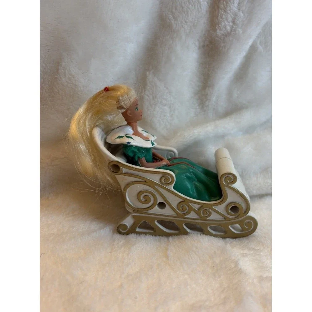Vintage 1995 Mattel Holiday Barbie In A Sleigh - McDonald’s Toy